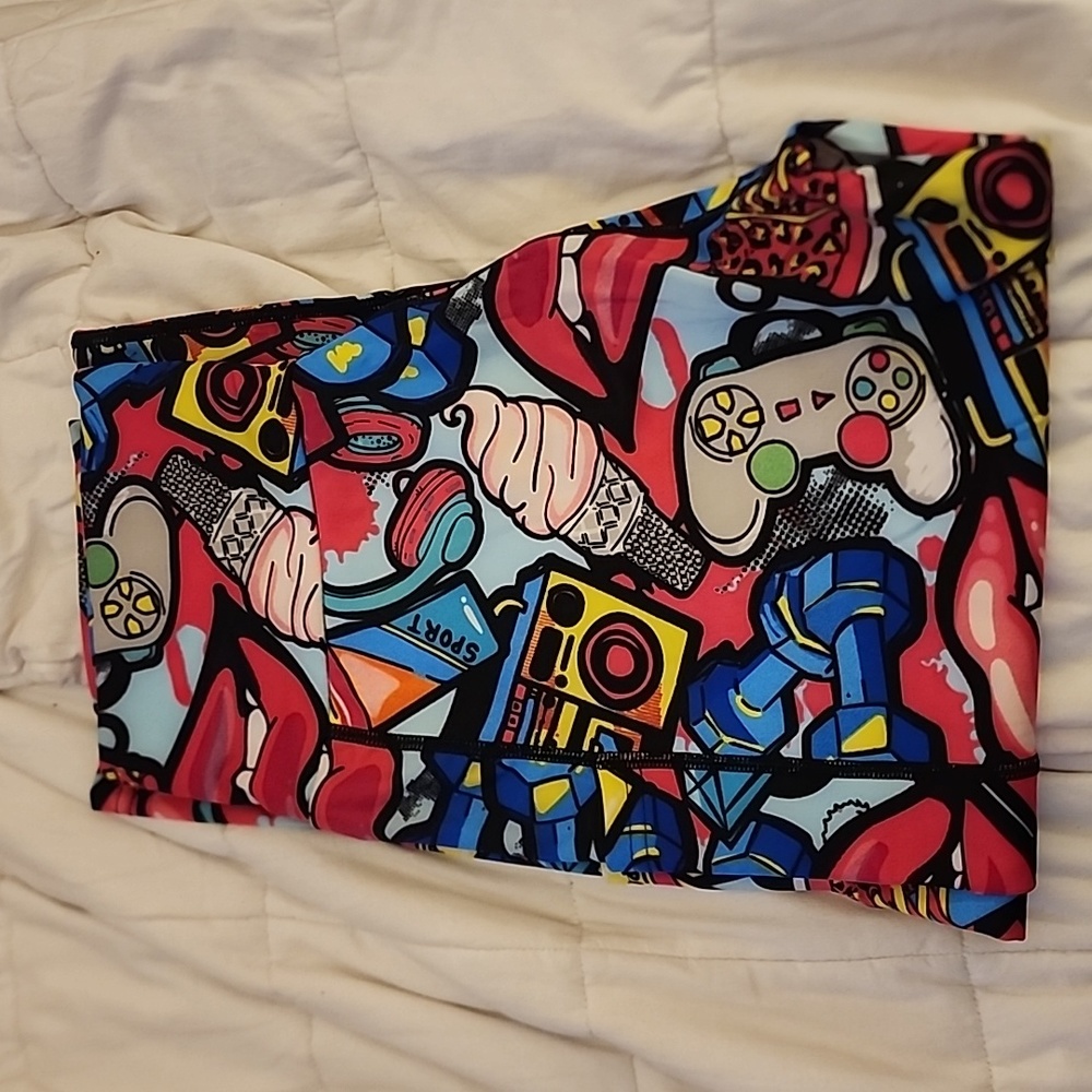 Girls rule graffiti quarter work out pants